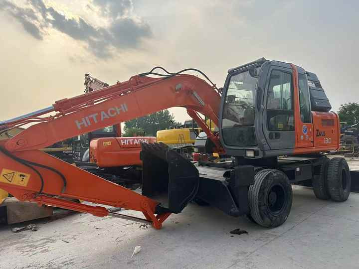 Hot Sale! Used Hitachi ZX130 Wheel Excavator |Excellent Condition| Best Price | Perfect for Construction & Road Projects - Колёсный экскаватор: фото 5 Hot Sale! Used Hitachi ZX130 Wheel Excavator |Excellent Condition| Best Price | Perfect for Construction & Road Projects - Колёсный экскаватор: фото 5