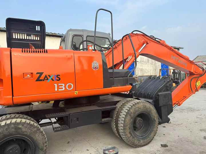 Hot Sale! Used Hitachi ZX130 Wheel Excavator |Excellent Condition| Best Price | Perfect for Construction & Road Projects - Колёсный экскаватор: фото 3 Hot Sale! Used Hitachi ZX130 Wheel Excavator |Excellent Condition| Best Price | Perfect for Construction & Road Projects - Колёсный экскаватор: фото 3