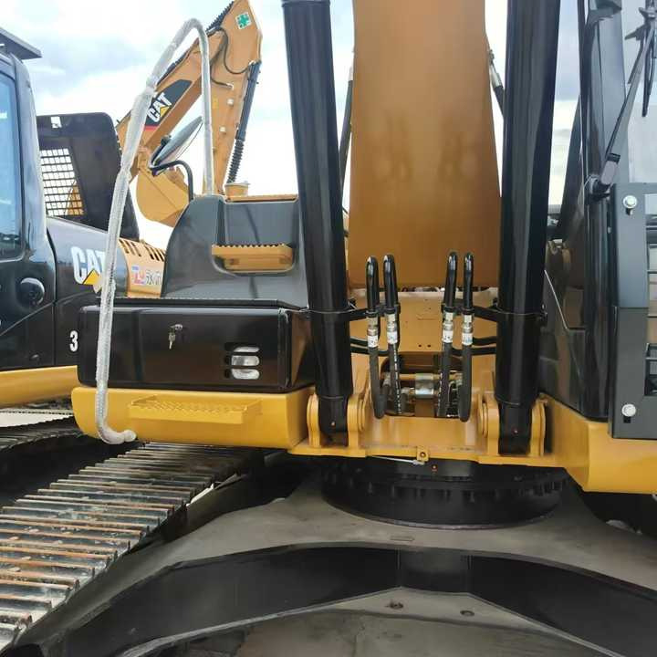 Used Digger CAT 323 Construction Machinery Construction Digger Used CAT 323 Cheap Excavator - Гусеничный экскаватор: фото 3 Used Digger CAT 323 Construction Machinery Construction Digger Used CAT 323 Cheap Excavator - Гусеничный экскаватор: фото 3