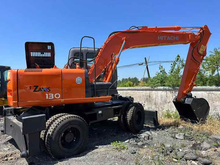 Used Wheel Excavator Hitachi ZX 130W Made in Japan 13tonHitachi Zx130w Wheel Excavator Price Used Hitachi Zx130 Excavator SALE - Колёсный экскаватор: фото 4 Used Wheel Excavator Hitachi ZX 130W Made in Japan 13tonHitachi Zx130w Wheel Excavator Price Used Hitachi Zx130 Excavator SALE - Колёсный экскаватор: фото 4