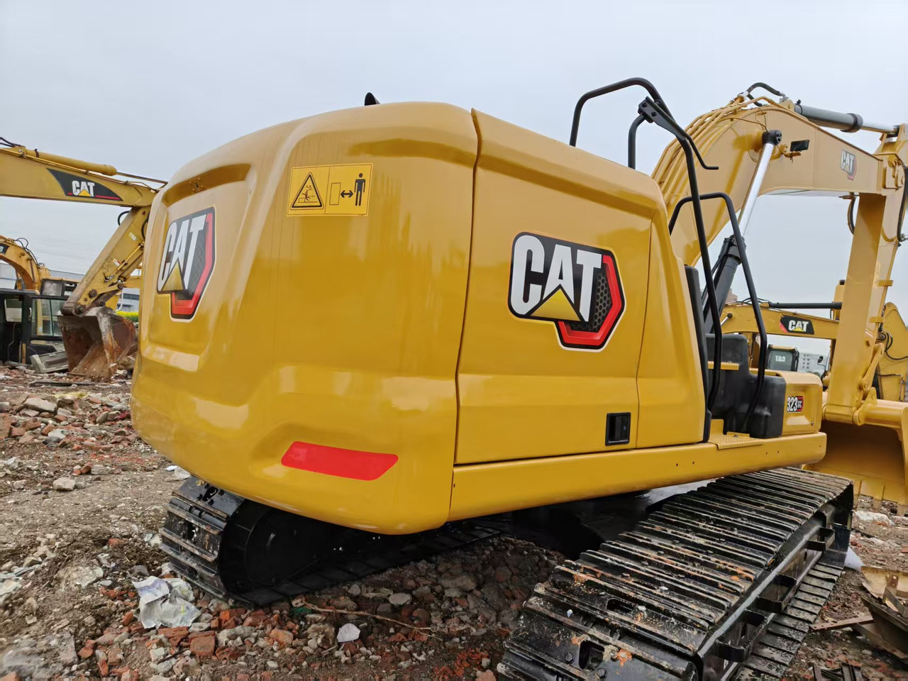 CATERPILLAR 323GC - Гусеничный экскаватор: фото 2 CATERPILLAR 323GC - Гусеничный экскаватор: фото 2