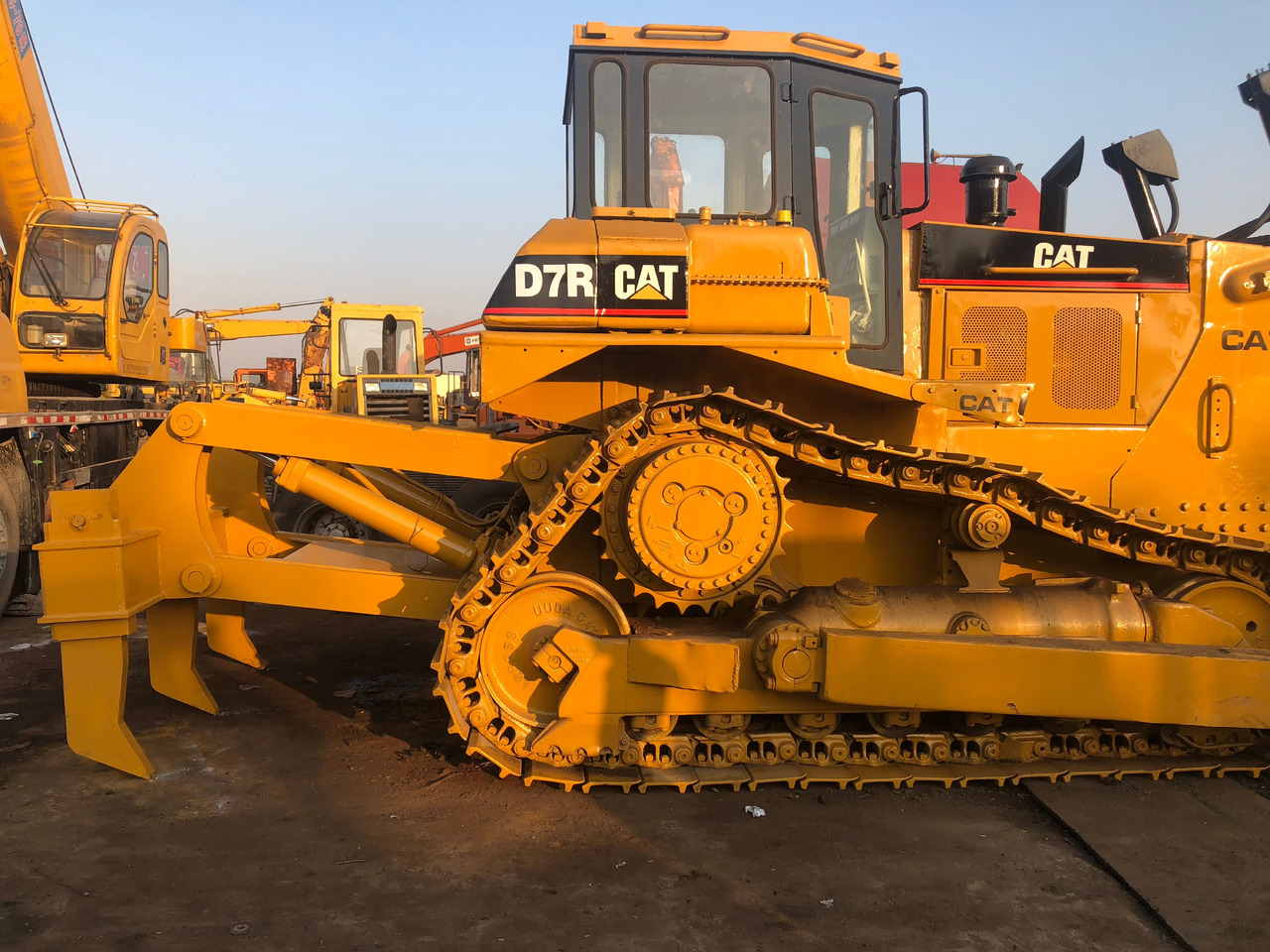 CATERPILLAR D7R - Бульдозер: фото 4 CATERPILLAR D7R - Бульдозер: фото 4
