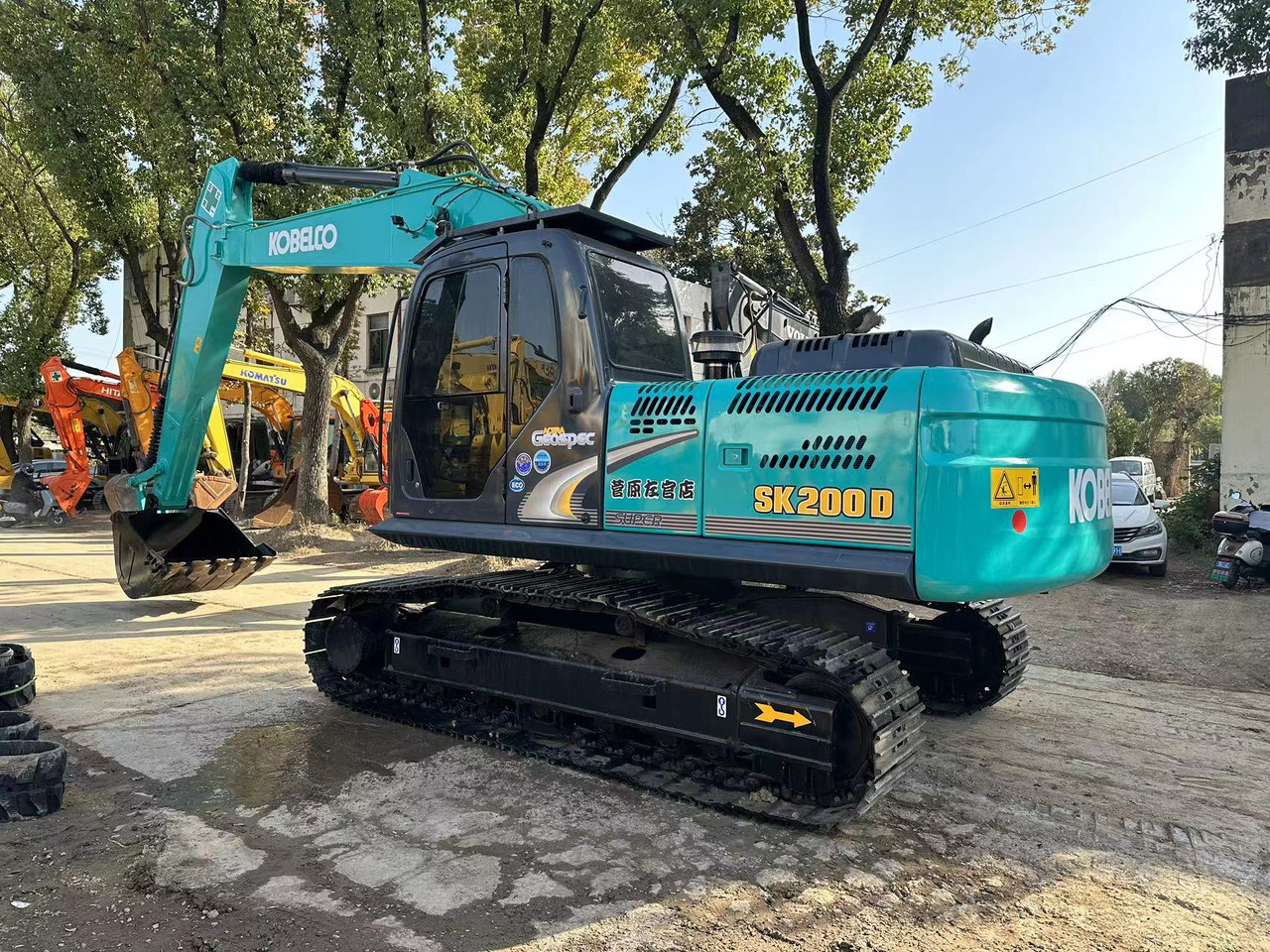 KOBELCO SK200-8 - Мини-экскаватор: фото 2 KOBELCO SK200-8 - Мини-экскаватор: фото 2