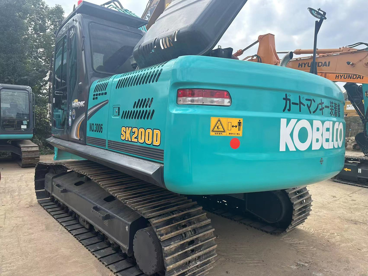 KOBELCO SK200D - Мини-экскаватор: фото 3 KOBELCO SK200D - Мини-экскаватор: фото 3