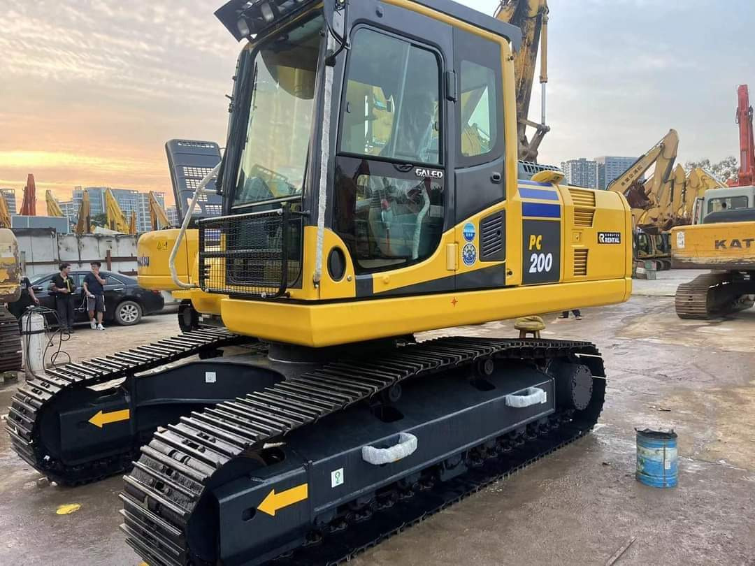 KOMATSU PC200-8 - Гусеничный экскаватор: фото 3 KOMATSU PC200-8 - Гусеничный экскаватор: фото 3