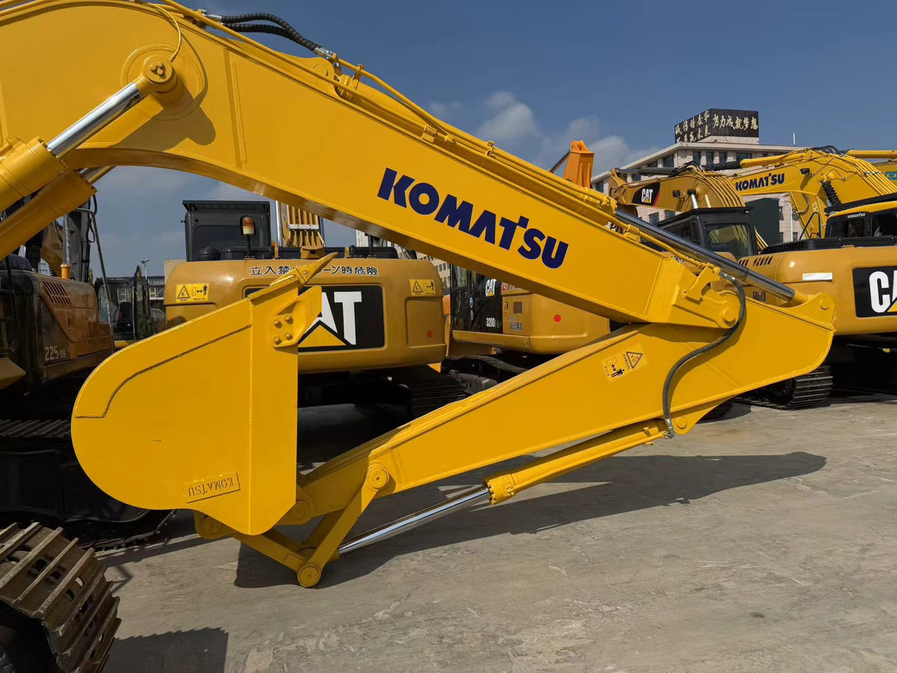 KOMATSU PC300-8 - Гусеничный экскаватор: фото 4 KOMATSU PC300-8 - Гусеничный экскаватор: фото 4