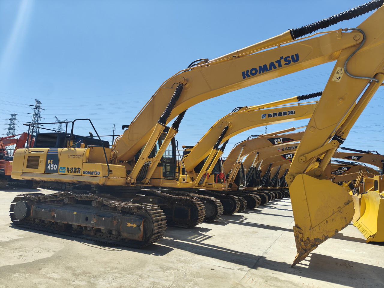 KOMATSU PC450-8 - Гусеничный экскаватор: фото 2 KOMATSU PC450-8 - Гусеничный экскаватор: фото 2