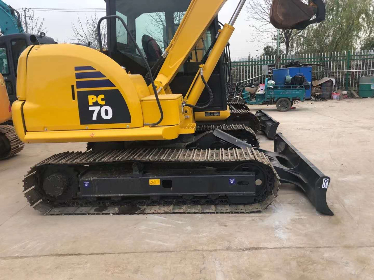 KOMATSU PC70-8 - Гусеничный экскаватор: фото 3 KOMATSU PC70-8 - Гусеничный экскаватор: фото 3