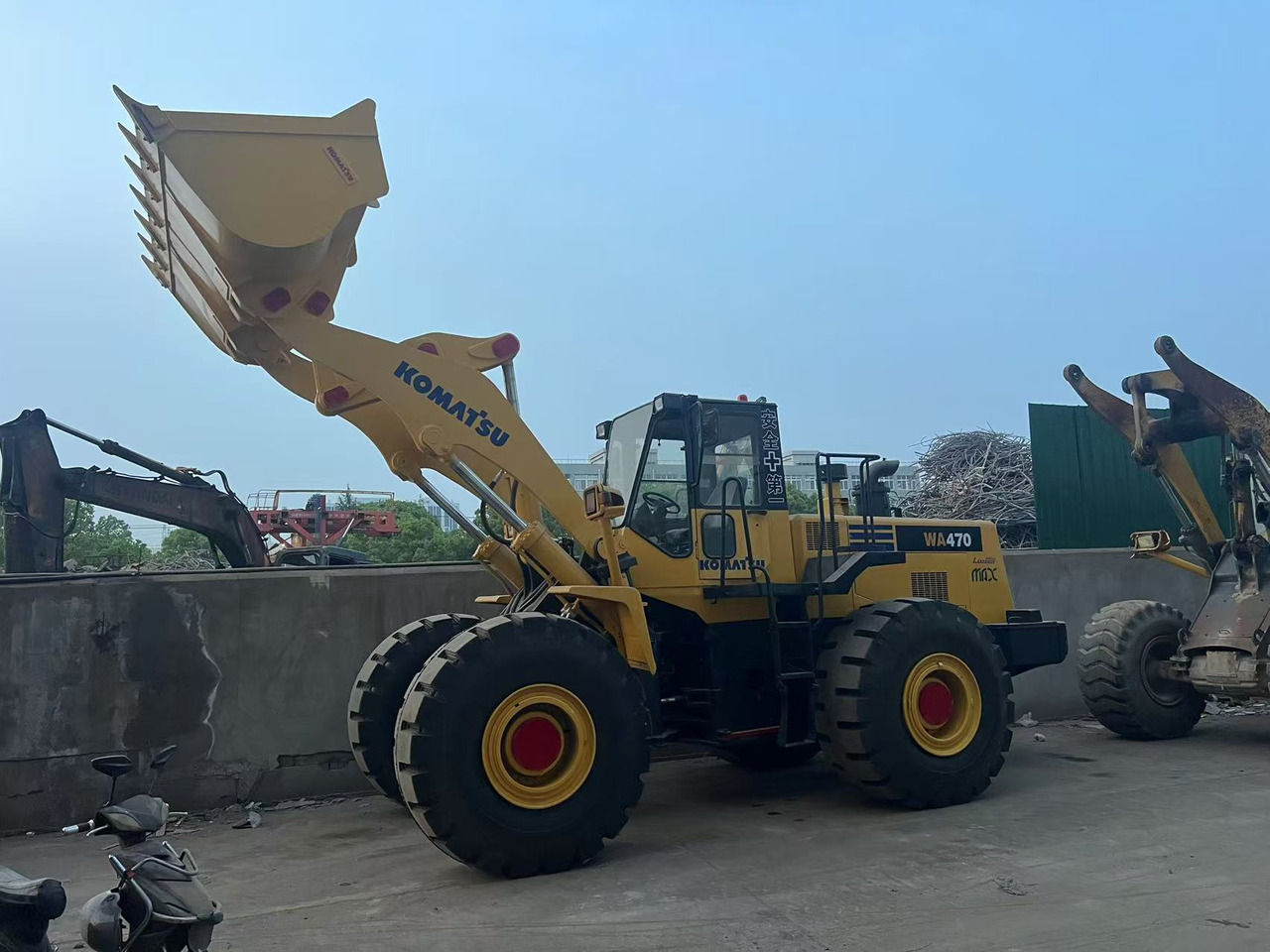 KOMATSU WA470-3 - Колёсный погрузчик: фото 2 KOMATSU WA470-3 - Колёсный погрузчик: фото 2