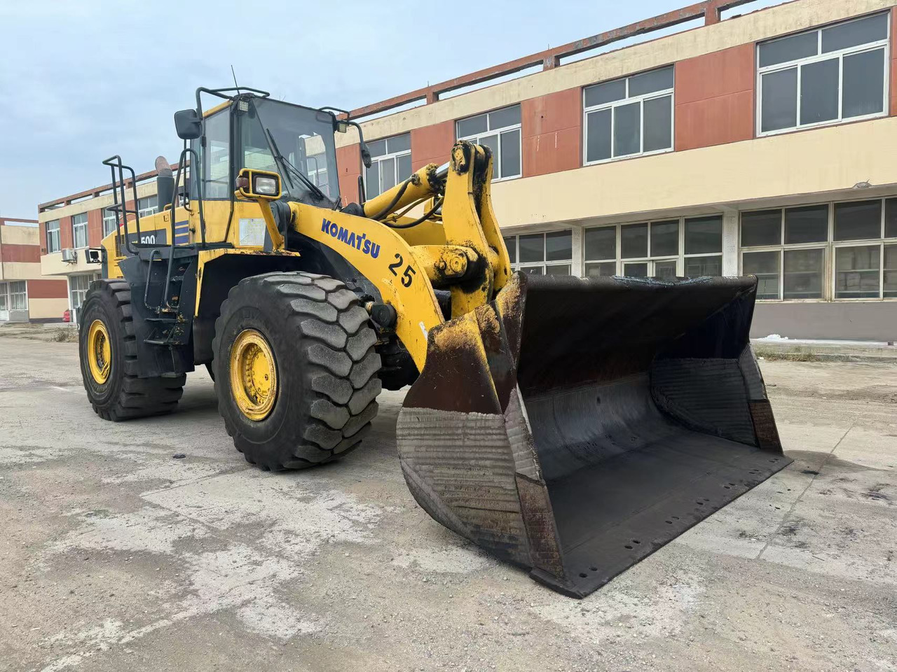 KOMATSU WA500-6 - Колёсный погрузчик: фото 5 KOMATSU WA500-6 - Колёсный погрузчик: фото 5