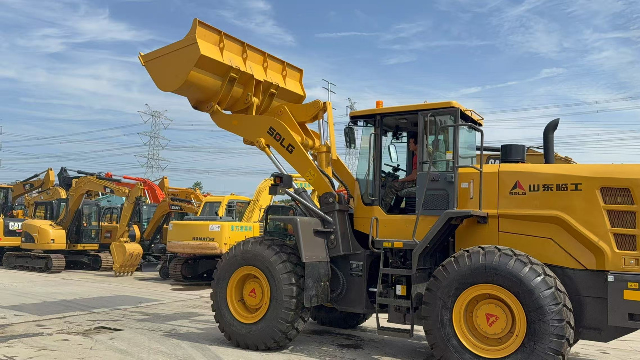 SDLG L958F - Колёсный погрузчик: фото 4 SDLG L958F - Колёсный погрузчик: фото 4