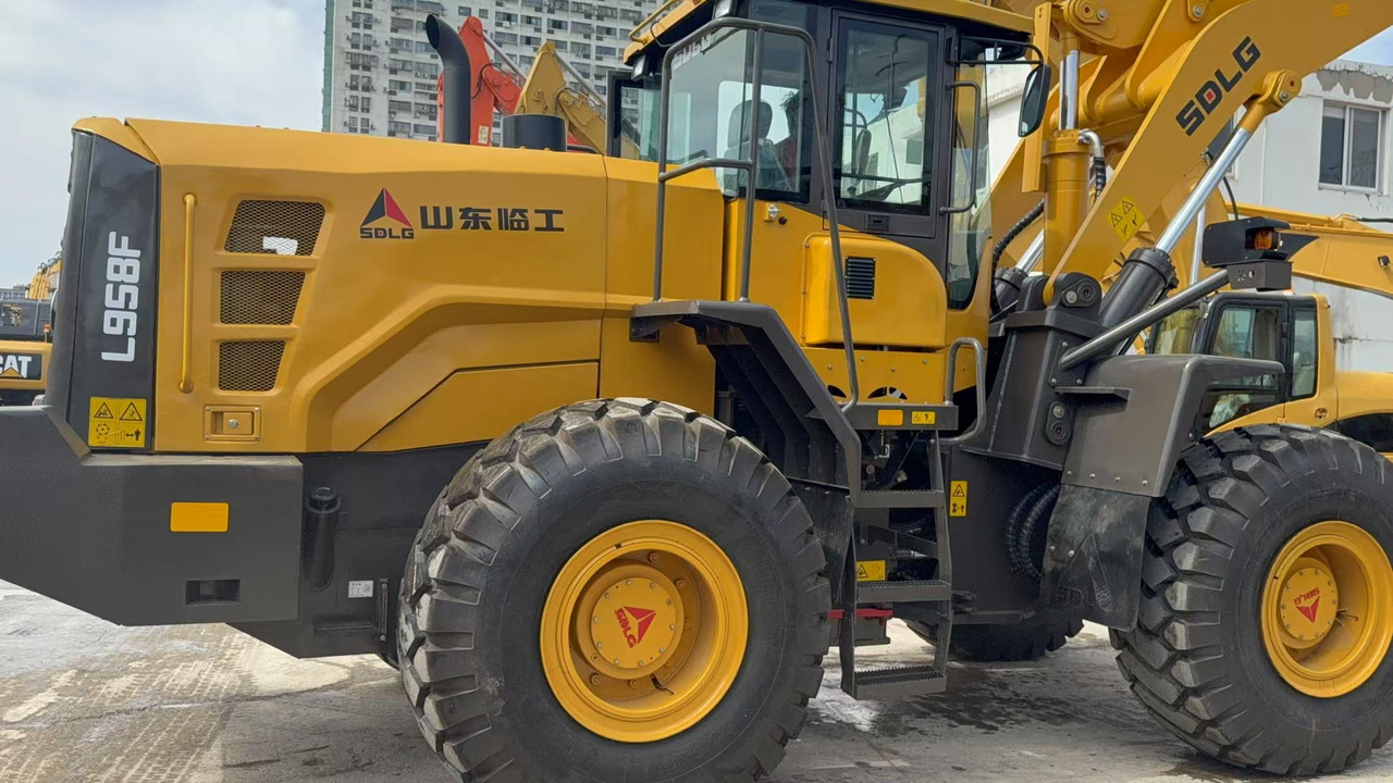 SDLG L958F - Колёсный погрузчик: фото 2 SDLG L958F - Колёсный погрузчик: фото 2