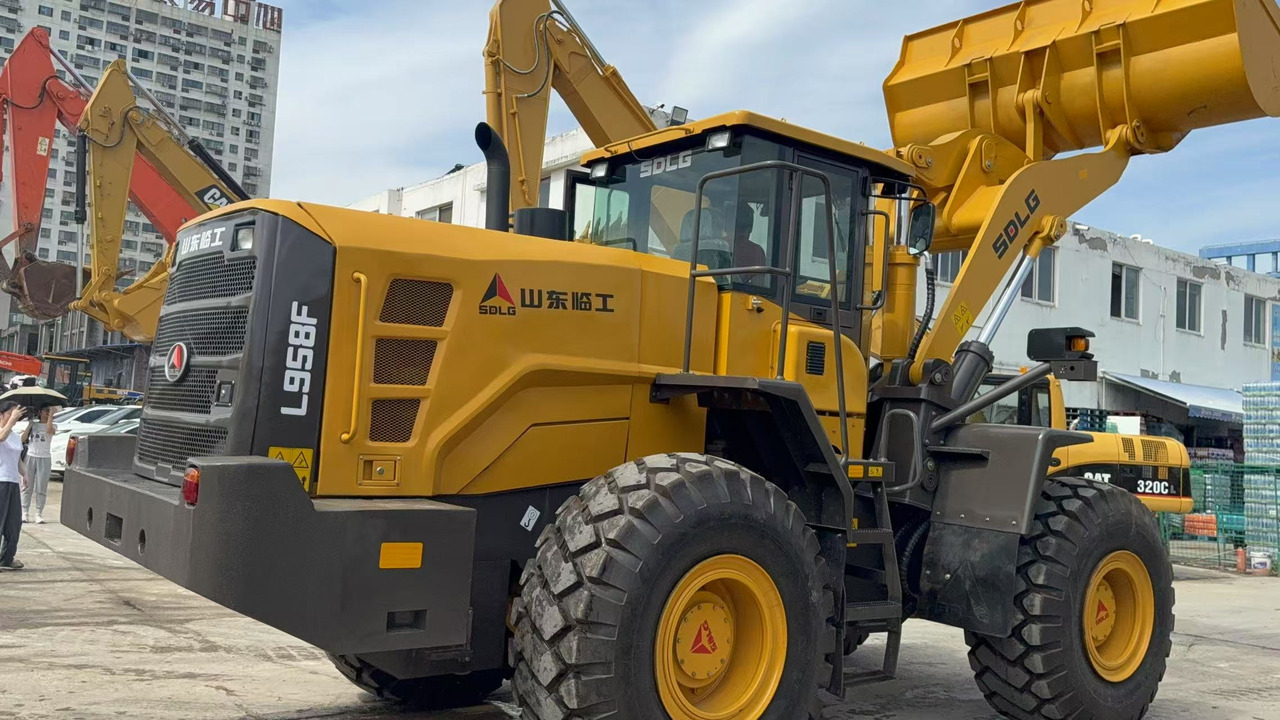 SDLG L958F - Колёсный погрузчик: фото 3 SDLG L958F - Колёсный погрузчик: фото 3