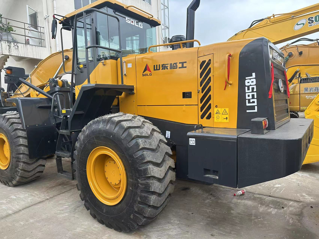 SDLG LG958F - Колёсный погрузчик: фото 1 SDLG LG958F - Колёсный погрузчик: фото 1