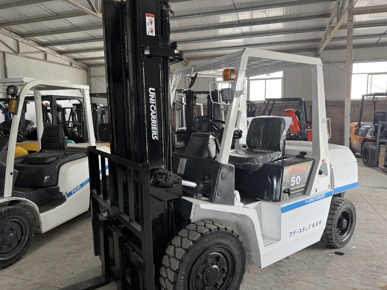 TCM FD50 - Ножничный подъемник: фото 2 TCM FD50 - Ножничный подъемник: фото 2