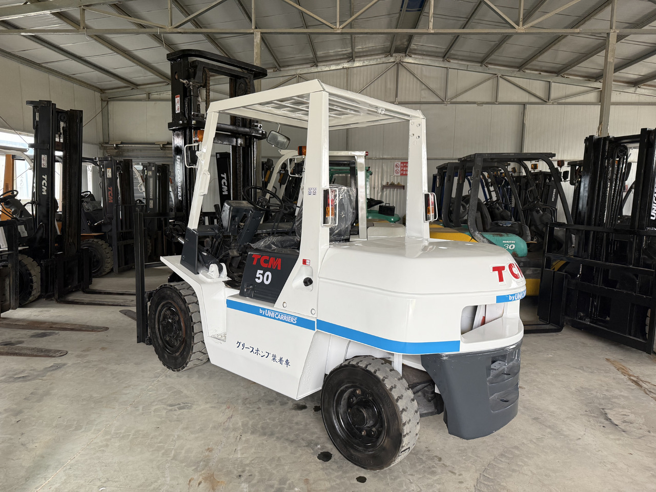 TCM FD50 - Ножничный подъемник: фото 5 TCM FD50 - Ножничный подъемник: фото 5