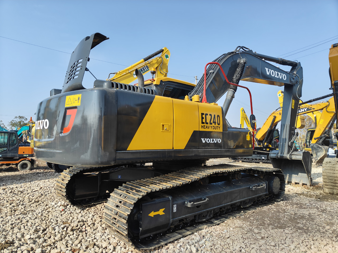 VOLVO EC240 - Гусеничный экскаватор: фото 2 VOLVO EC240 - Гусеничный экскаватор: фото 2