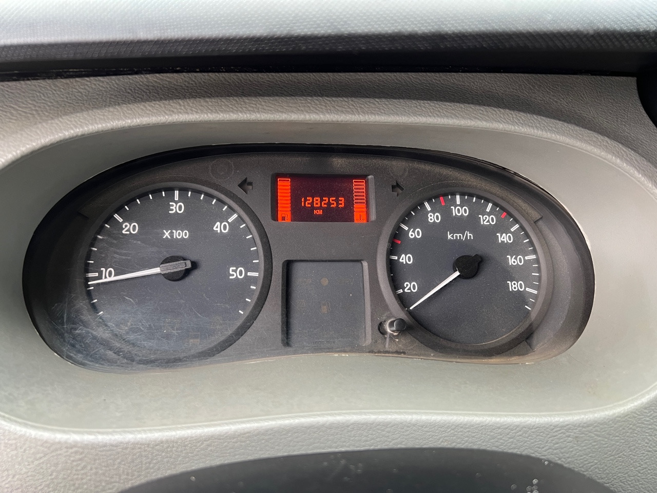 RENAULT Master Benne Double cabine DCi 120 7 Places - Малотоннажный самосвал: фото 4 RENAULT Master Benne Double cabine DCi 120 7 Places - Малотоннажный самосвал: фото 4