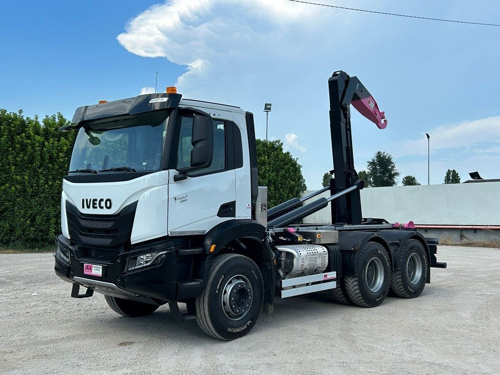 IVECO TRAKKER T-WAY AD380T NUOVO SCARRABILE - Крюковой мультилифт: фото 1 IVECO TRAKKER T-WAY AD380T NUOVO SCARRABILE - Крюковой мультилифт: фото 1