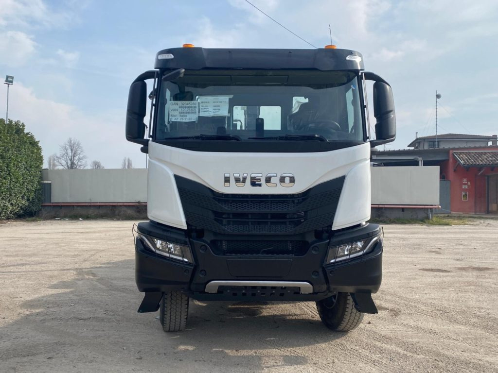 IVECO TRAKKER T-WAY AD510 NUOVO SCARRABILE - Крюковой мультилифт: фото 2 IVECO TRAKKER T-WAY AD510 NUOVO SCARRABILE - Крюковой мультилифт: фото 2