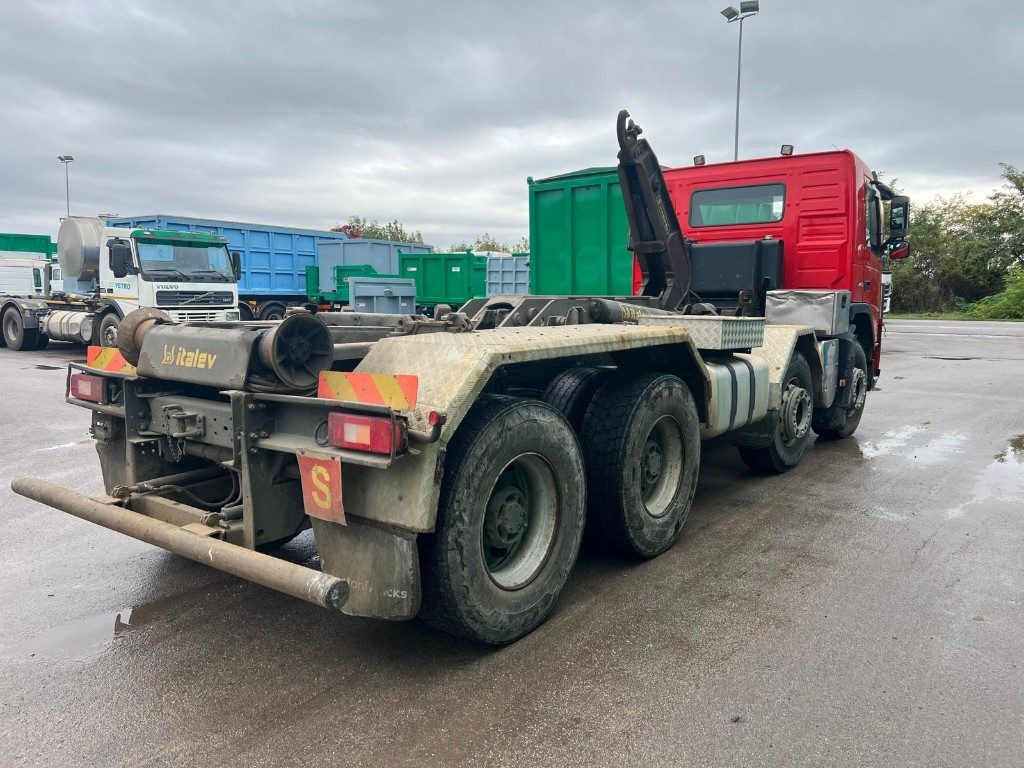 VOLVO FM460 SCARRABILE 8X4 - Крюковой мультилифт: фото 3 VOLVO FM460 SCARRABILE 8X4 - Крюковой мультилифт: фото 3