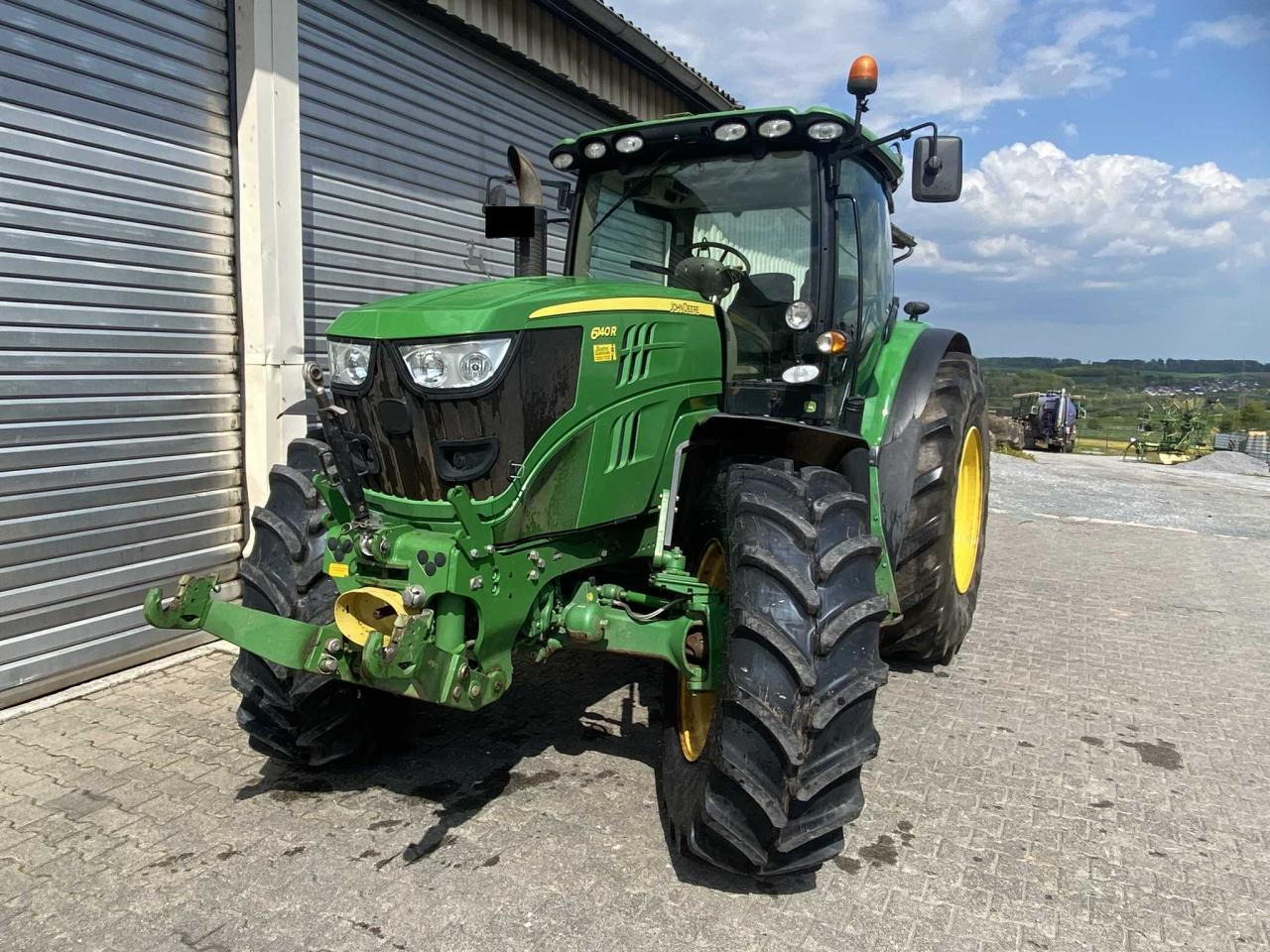 John Deere 6140R - Трактор: фото 3 John Deere 6140R - Трактор: фото 3