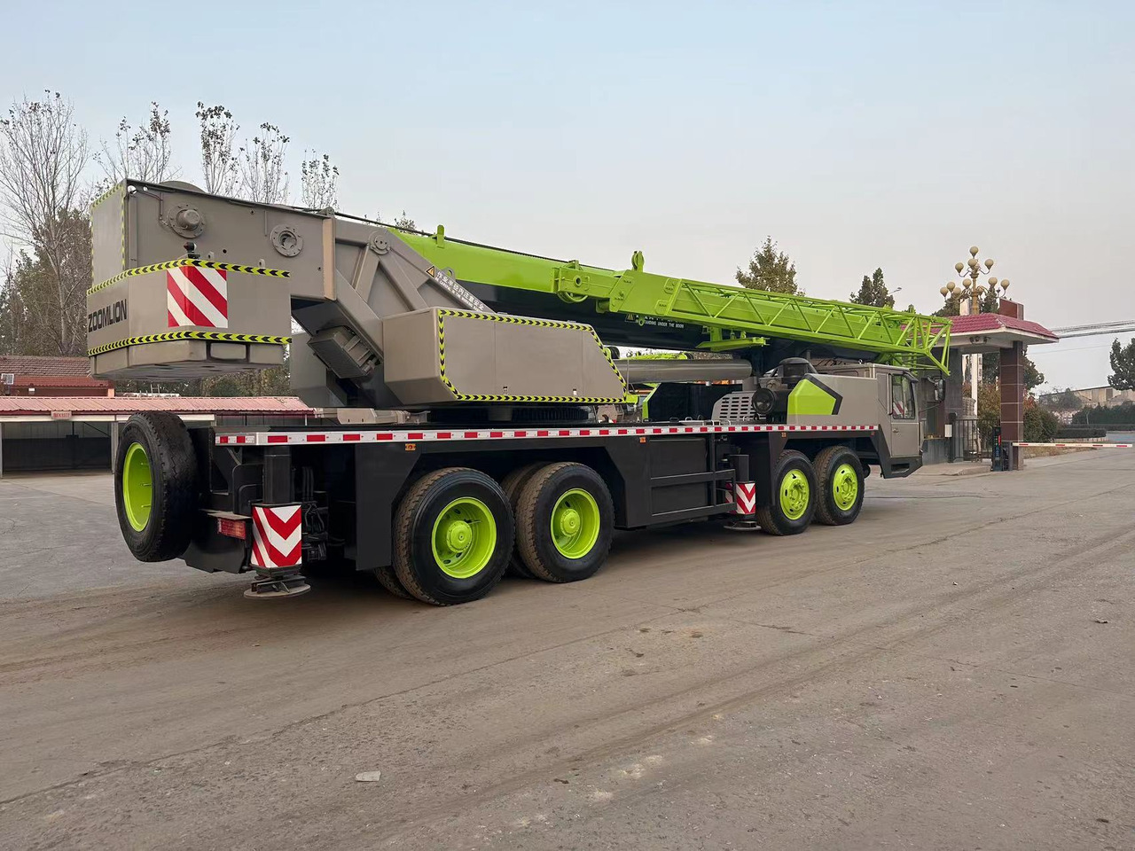 ZOOMLION ZTC700V QY70V 70 ton 80 ton 90 ton 100 ton 110 ton 120 ton used truck crane - Мобильный кран: фото 4 ZOOMLION ZTC700V QY70V 70 ton 80 ton 90 ton 100 ton 110 ton 120 ton used truck crane - Мобильный кран: фото 4