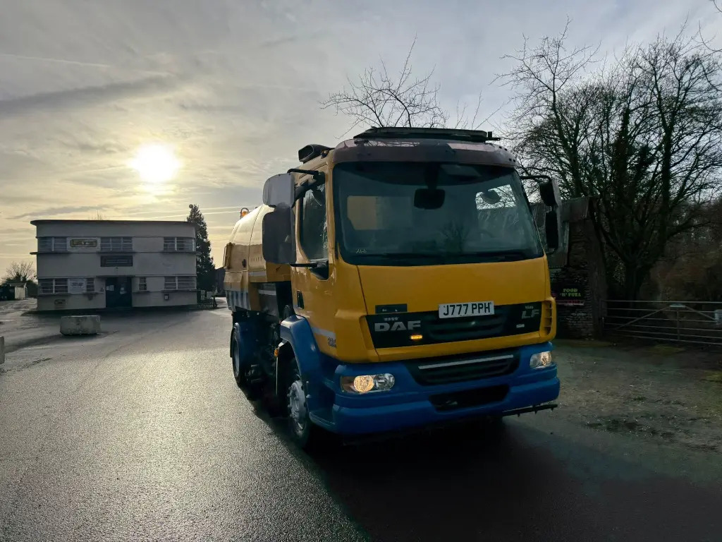 DAF LF 55.220 (Road-Sweeper with Vacuum) - LHD - Подметально-уборочная машина: фото 4 DAF LF 55.220 (Road-Sweeper with Vacuum) - LHD - Подметально-уборочная машина: фото 4