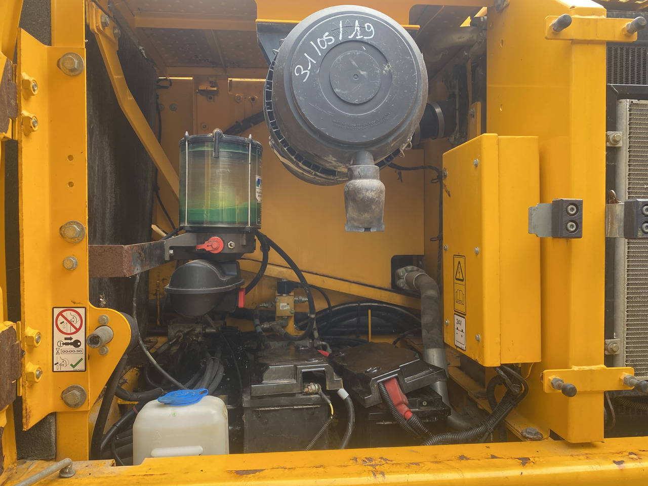 JCB JS 210 - Гусеничный экскаватор: фото 4 JCB JS 210 - Гусеничный экскаватор: фото 4