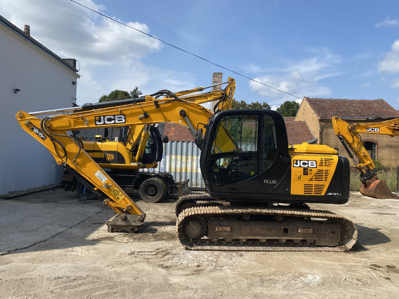 JCB JS131 - Гусеничный экскаватор: фото 1 JCB JS131 - Гусеничный экскаватор: фото 1