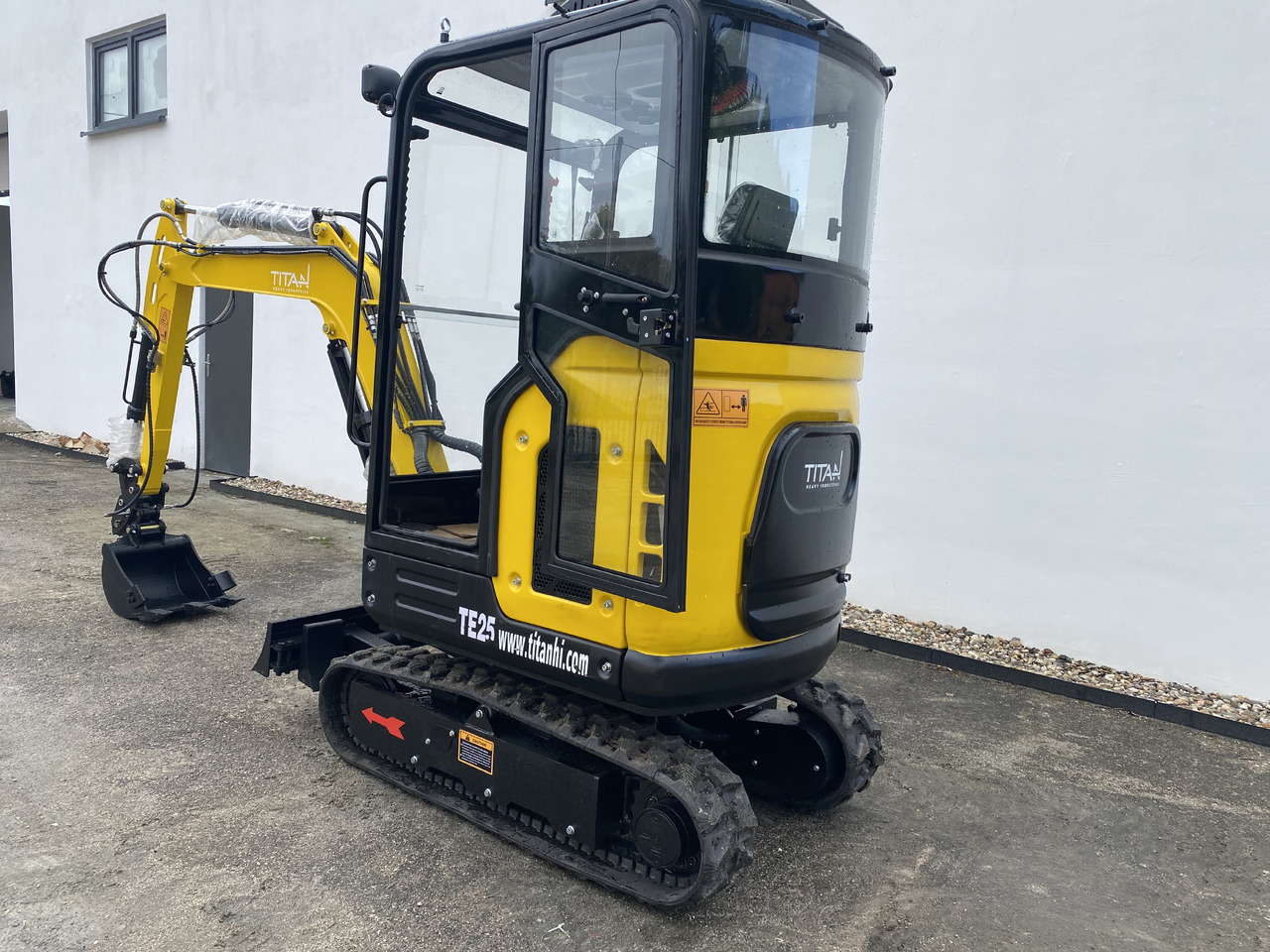 TITAN TE25 - Мини-экскаватор: фото 2 TITAN TE25 - Мини-экскаватор: фото 2