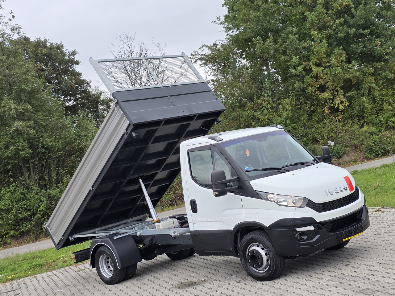 IVECO Daily 70c-17 Wywrotka 3.80 M ! Kiper 3-Stronny ! Klima ! 3.0 HPI * 170 Hp ! Super Stan ! Z Włoch ! - Малотоннажный самосвал: фото 2 IVECO Daily 70c-17 Wywrotka 3.80 M ! Kiper 3-Stronny ! Klima ! 3.0 HPI * 170 Hp ! Super Stan ! Z Włoch ! - Малотоннажный самосвал: фото 2