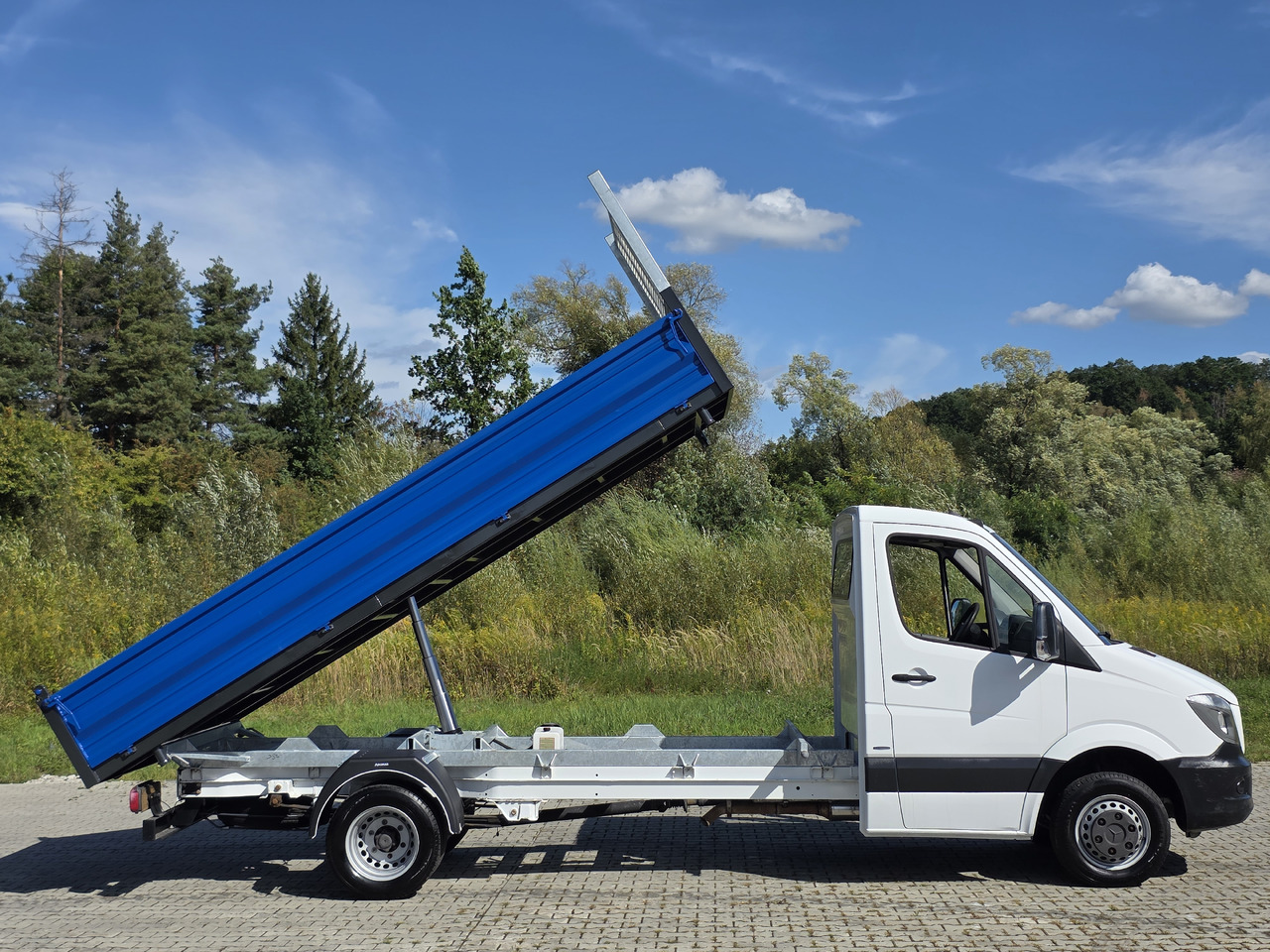 MERCEDES-BENZ Sprinter 419 CDI Wywrotka 4.50 M ! Kiper 3-Stronny ! Klima ! 3.0 CDI * 190 Km ! - Малотоннажный самосвал: фото 3 MERCEDES-BENZ Sprinter 419 CDI Wywrotka 4.50 M ! Kiper 3-Stronny ! Klima ! 3.0 CDI * 190 Km ! - Малотоннажный самосвал: фото 3