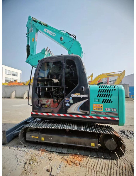 Kobelco SK75 - Мини-экскаватор: фото 2 Kobelco SK75 - Мини-экскаватор: фото 2