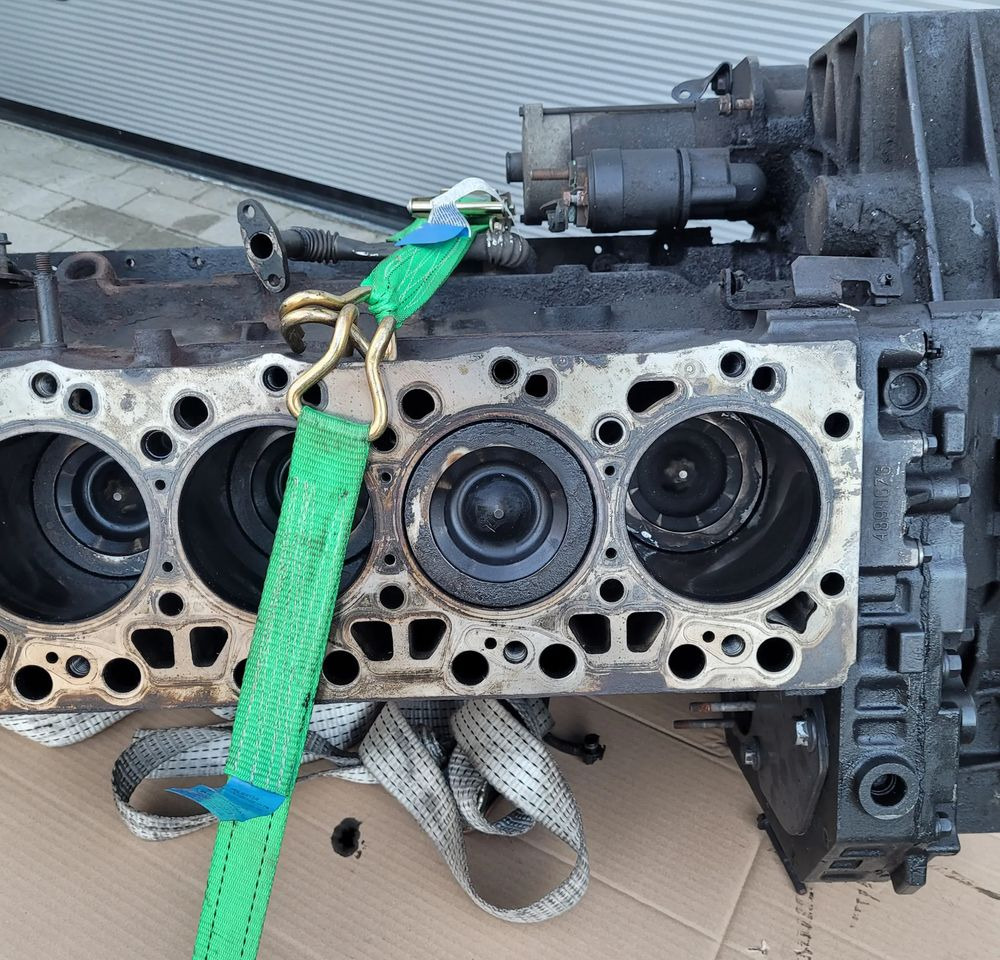 BLOK SILNIKA IVECO EUROCARGO E6 - Блок цилиндров для Грузовиков: фото 2 BLOK SILNIKA IVECO EUROCARGO E6 - Блок цилиндров для Грузовиков: фото 2