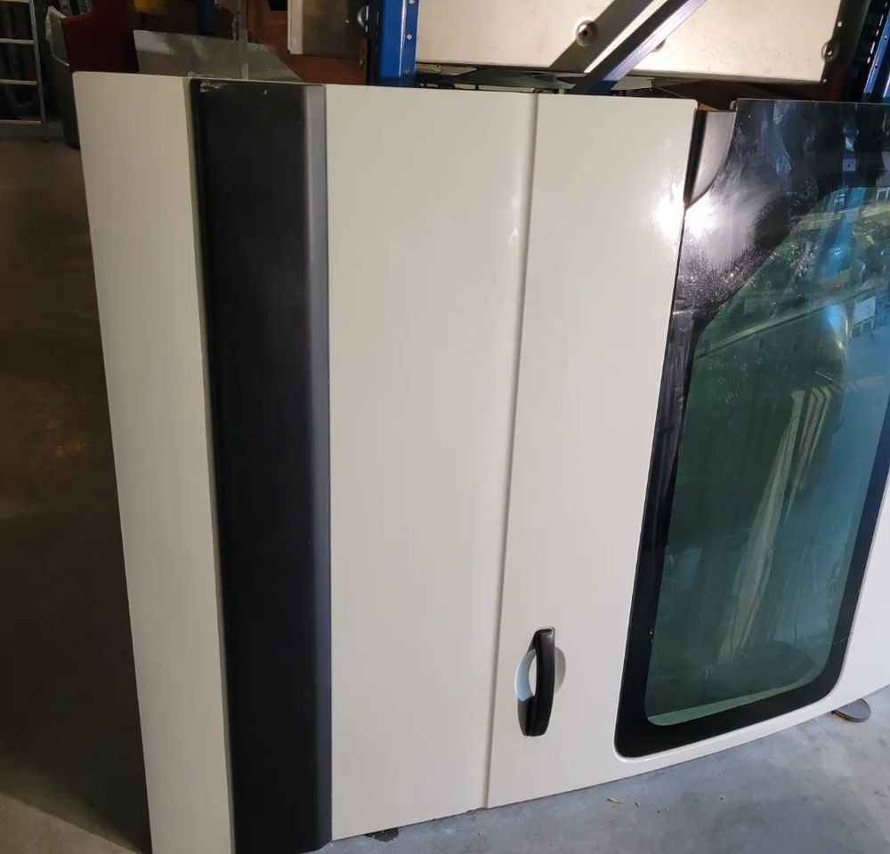 DRZWI RENAULT MASTER PRZESUWNE BOCZNE. - Дверь и запчасти для Фургонов: фото 2 DRZWI RENAULT MASTER PRZESUWNE BOCZNE. - Дверь и запчасти для Фургонов: фото 2