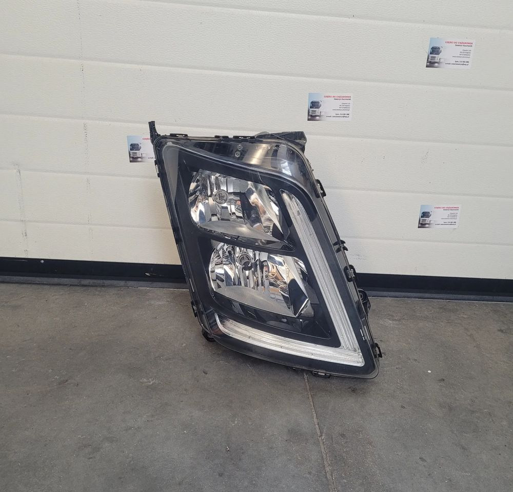 LAMPA VOLVO FMX RH ORYGINAŁ 22239057 CHWALIM116 - Свет/ Освещение для Грузовиков: фото 1 LAMPA VOLVO FMX RH ORYGINAŁ 22239057 CHWALIM116 - Свет/ Освещение для Грузовиков: фото 1