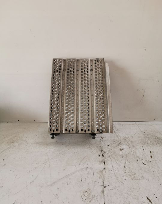 PODEST MERCEDES ACTROS MP4 - Боковая подножка для Грузовиков: фото 1 PODEST MERCEDES ACTROS MP4 - Боковая подножка для Грузовиков: фото 1