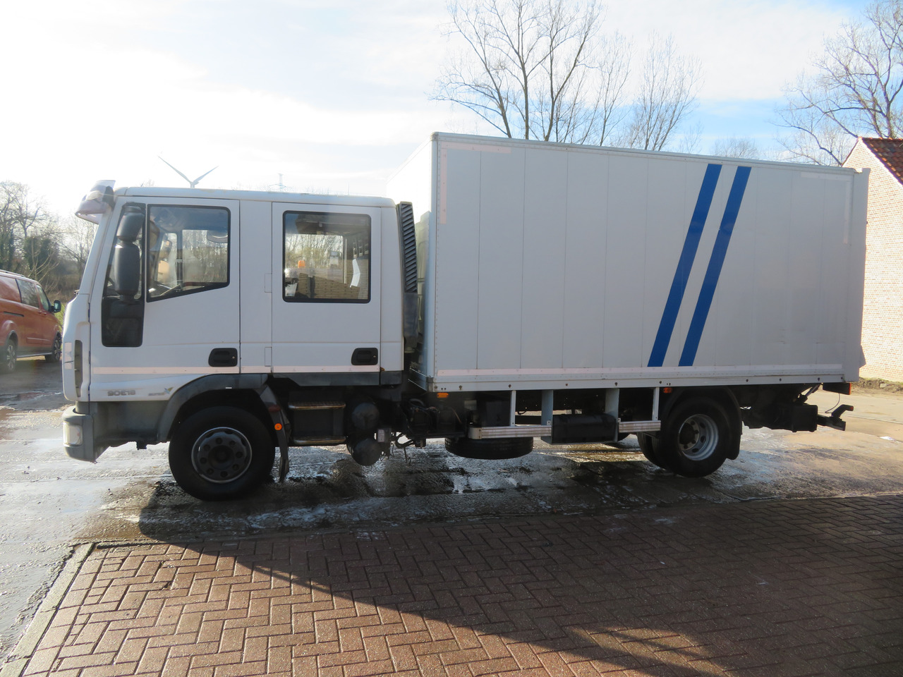 Iveco Eurocargo ML90E18 - Грузовик с закрытым кузовом: фото 4 Iveco Eurocargo ML90E18 - Грузовик с закрытым кузовом: фото 4