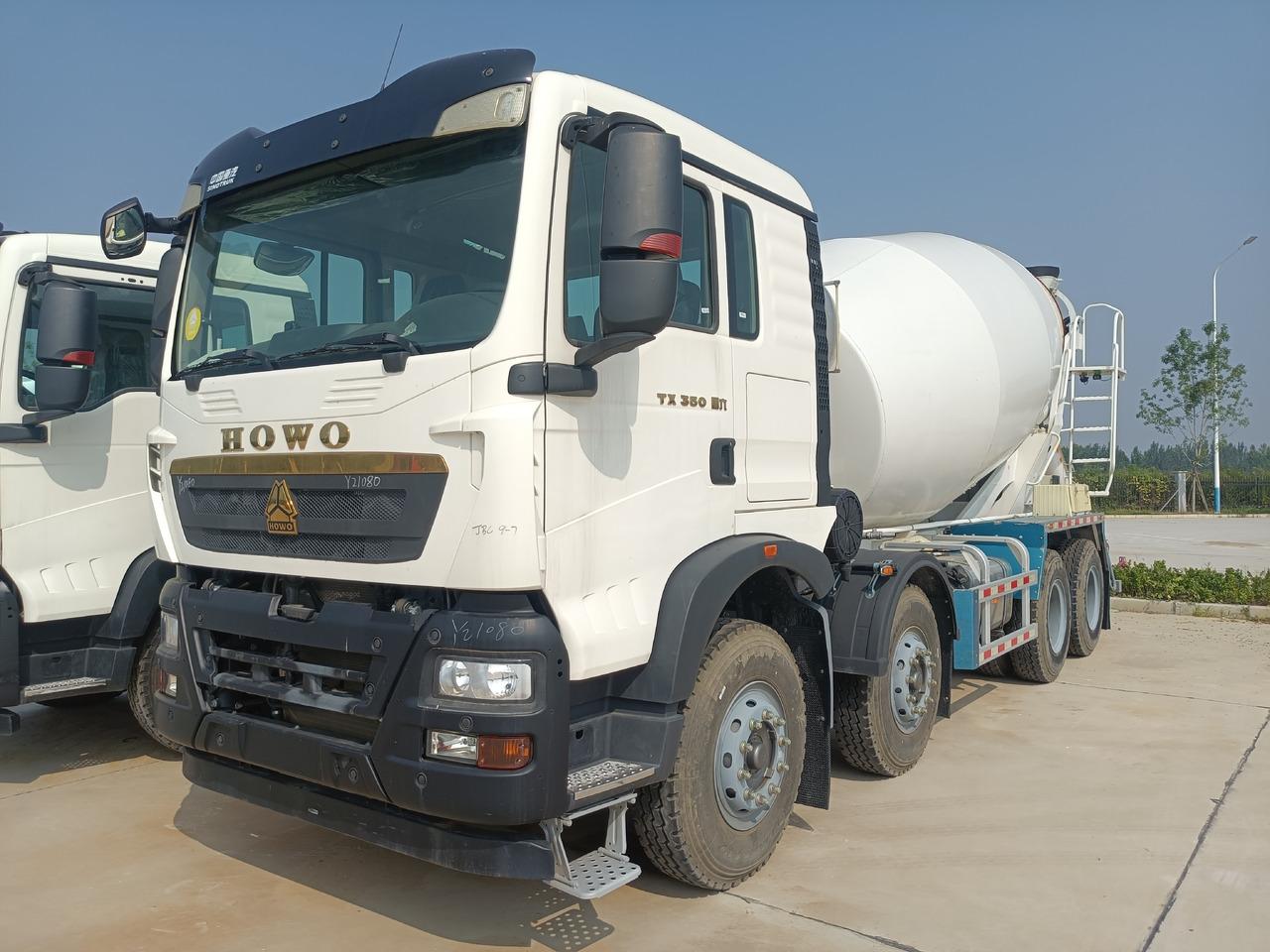 HOWO TX350 Cement Mixer Truck - Автобетоносмеситель: фото 1 HOWO TX350 Cement Mixer Truck - Автобетоносмеситель: фото 1