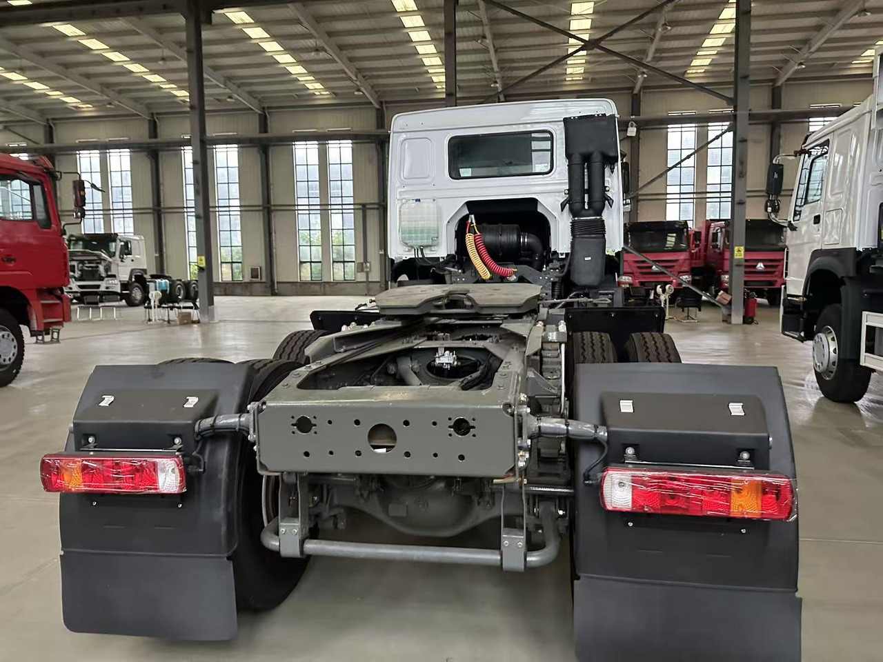 Тягач HOWO 371 Tractor Unit 6✖4: фото 8