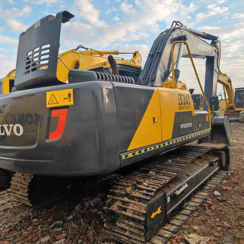 VOLVO Excavator EC240 Click for Discount - Гусеничный экскаватор: фото 2 VOLVO Excavator EC240 Click for Discount - Гусеничный экскаватор: фото 2