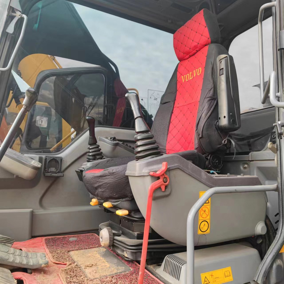 VOLVO Excavator EC240 Click for Discount - Гусеничный экскаватор: фото 4 VOLVO Excavator EC240 Click for Discount - Гусеничный экскаватор: фото 4