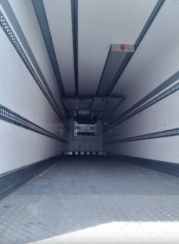 Semi-remorque 3 Essieux FRIGO 38 TONNES HAYON CAISSE CHEREAU GROUPE CARRIER VECTOR HE 19 MT - Полуприцеп-рефрижератор: фото 4 Semi-remorque 3 Essieux FRIGO 38 TONNES HAYON CAISSE CHEREAU GROUPE CARRIER VECTOR HE 19 MT - Полуприцеп-рефрижератор: фото 4