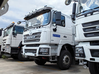 SHACMAN Shacman Tractor Truck for Sale in Malawi - Самосвал: фото 3 SHACMAN Shacman Tractor Truck for Sale in Malawi - Самосвал: фото 3