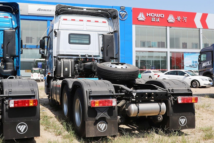 FOTON Foton 6x4 Tractor Head for Sale in Tanzania - Тягач: фото 4 FOTON Foton 6x4 Tractor Head for Sale in Tanzania - Тягач: фото 4