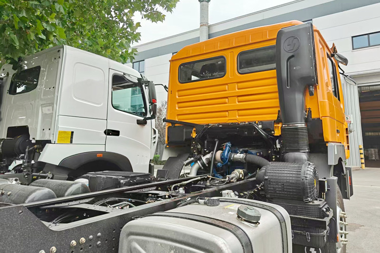 SHACMAN F3000 Shacman Truck Head for Sale in Saudi Arabia - Тягач: фото 4 SHACMAN F3000 Shacman Truck Head for Sale in Saudi Arabia - Тягач: фото 4