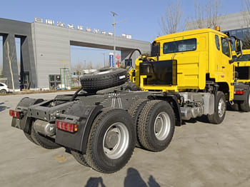 SINOTRUK Sino Howo Truck for Sale in Philippine - Тягач: фото 2 SINOTRUK Sino Howo Truck for Sale in Philippine - Тягач: фото 2