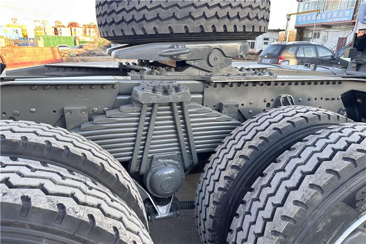 Sinotruk Used Howo 380HP Truck Head with RHD for Sale In Tanzania - Тягач: фото 4 Sinotruk Used Howo 380HP Truck Head with RHD for Sale In Tanzania - Тягач: фото 4