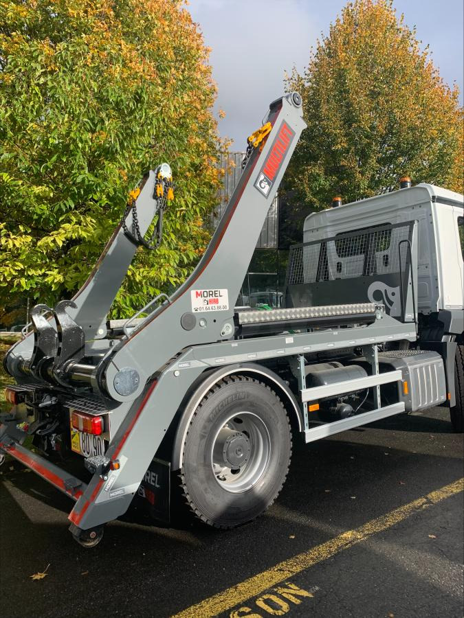 Mercedes Actros 1835 - Портальный бункеровоз: фото 4 Mercedes Actros 1835 - Портальный бункеровоз: фото 4
